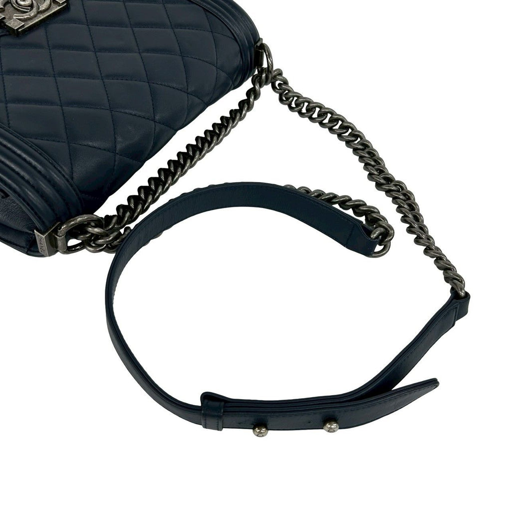 Chanel CC Logo Leather Chain Shoulder Bag Navy — view 4