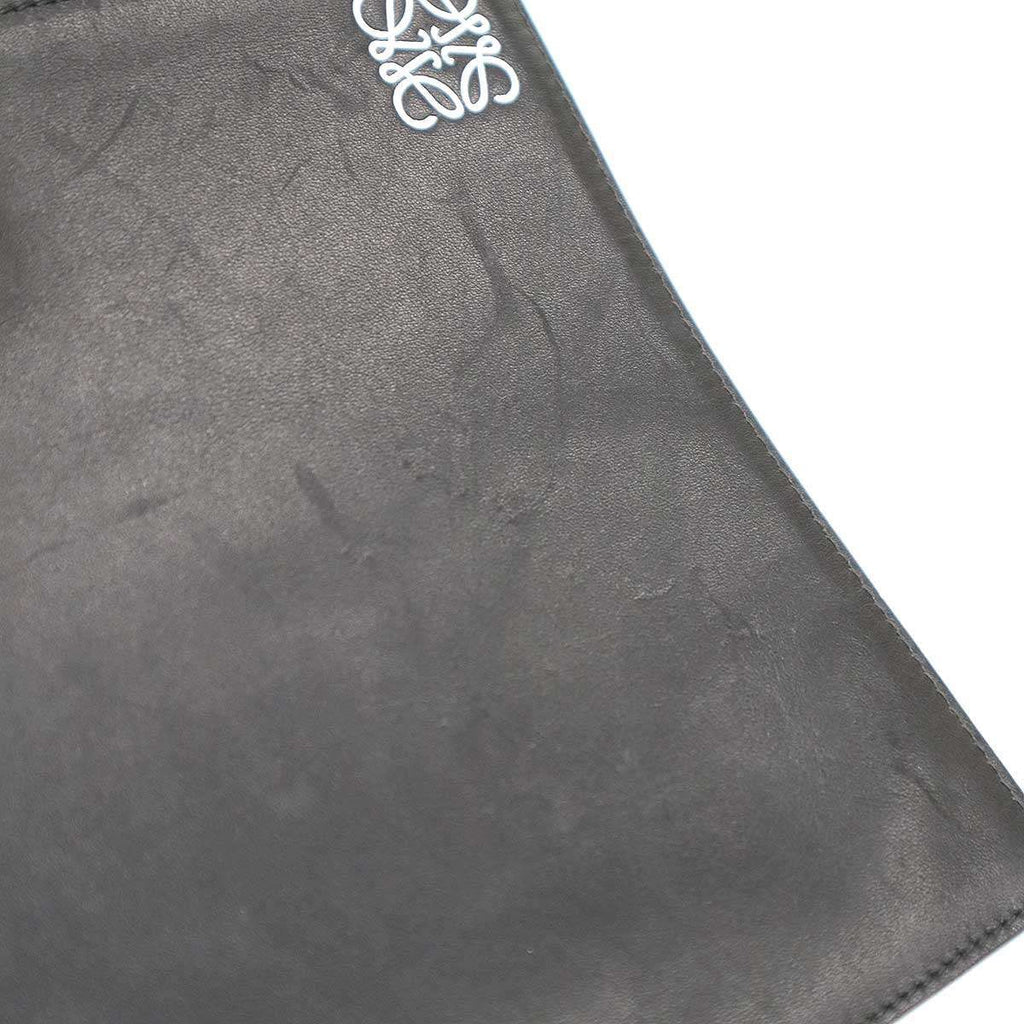 Loewe Anagram Leather Pouch Black — view 8