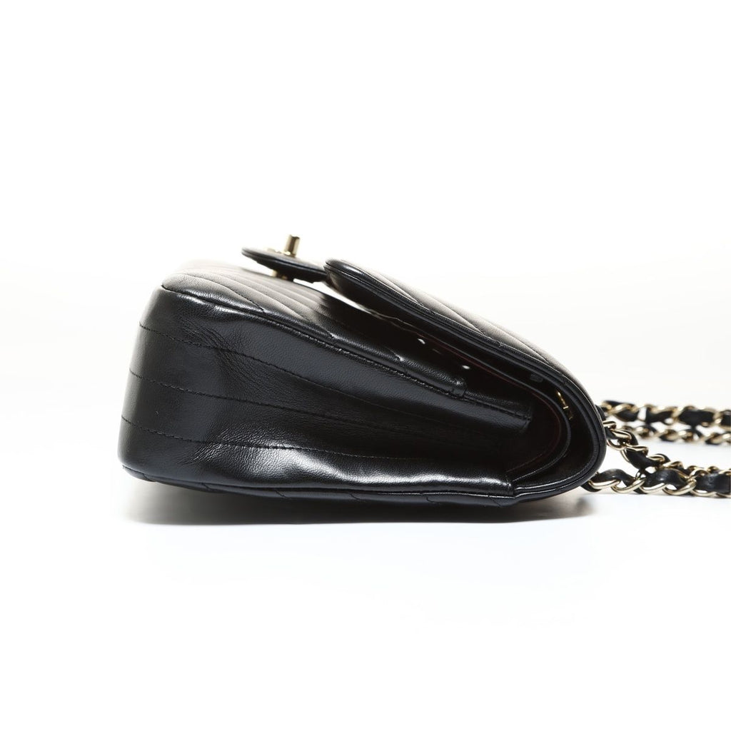 Chanel Shoulder Bag Chez Blanc CC Logo Double Flap — view 4
