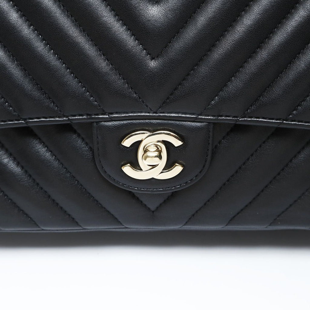 Chanel Shoulder Bag Chez Blanc CC Logo Double Flap — view 8