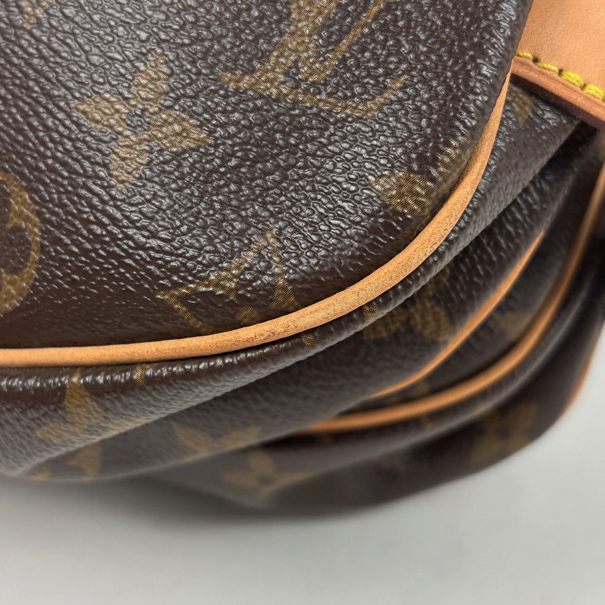 Louis Vuitton Saumur 30 Crossbody Shoulder Bag Monogram Brown — view 3
