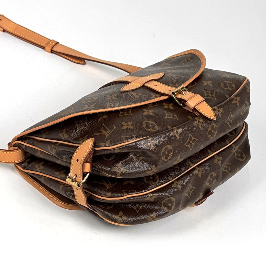 Louis Vuitton Saumur 30 Crossbody Shoulder Bag Monogram Brown — view 2