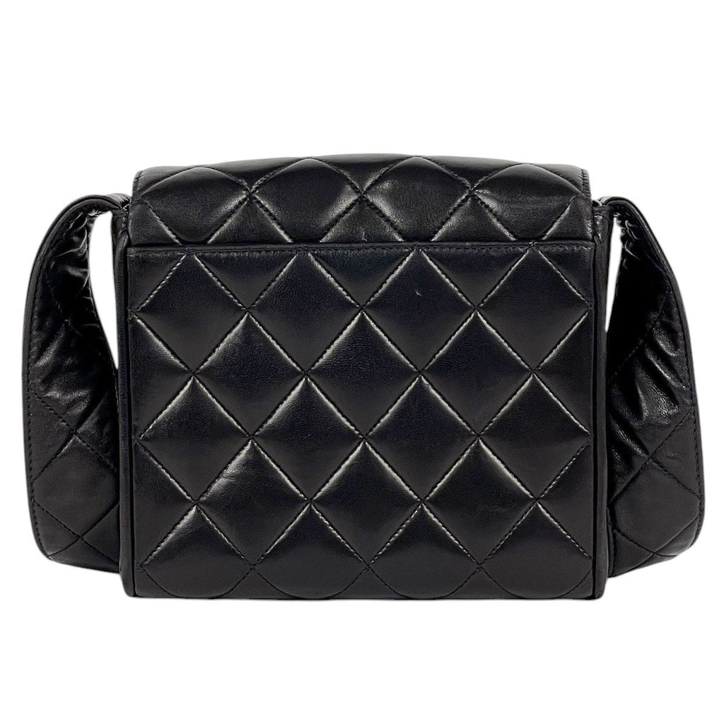 Chanel CC Logo Shoulder Bag Quilted Leather Black — view 3