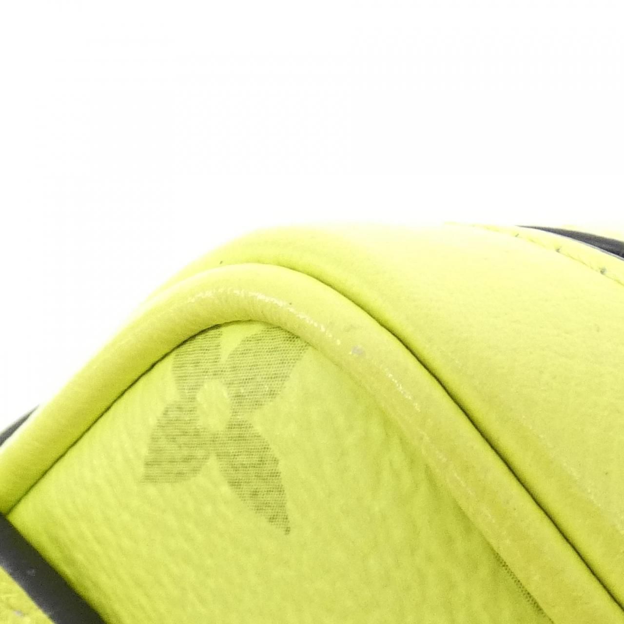 Louis Vuitton Taiga Llama Bum Bag Outdoor — view 6