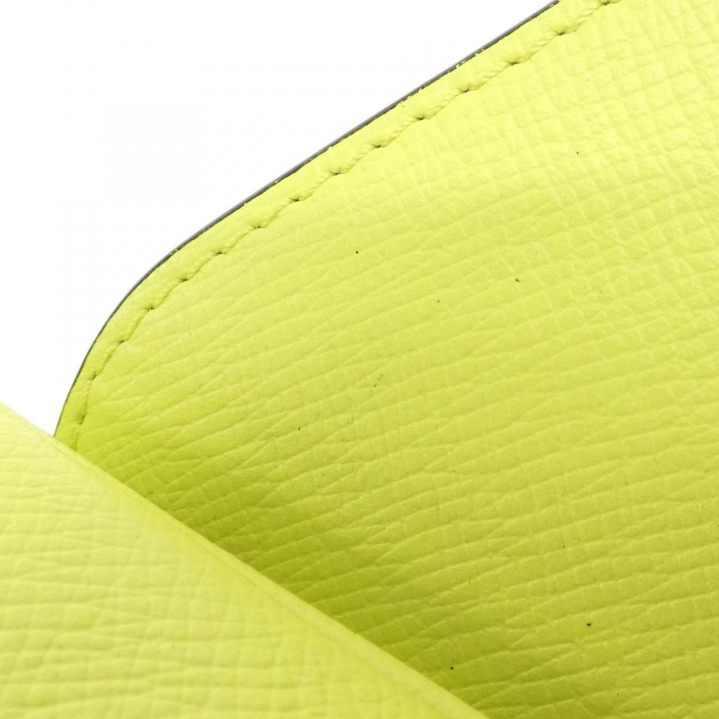 Louis Vuitton Taiga Llama Bum Bag Outdoor — view 7