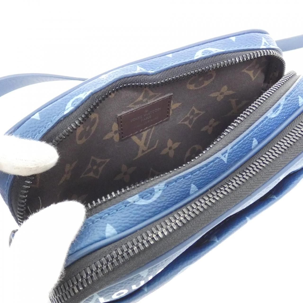 Louis Vuitton Monogram Shoulder Bag — view 9