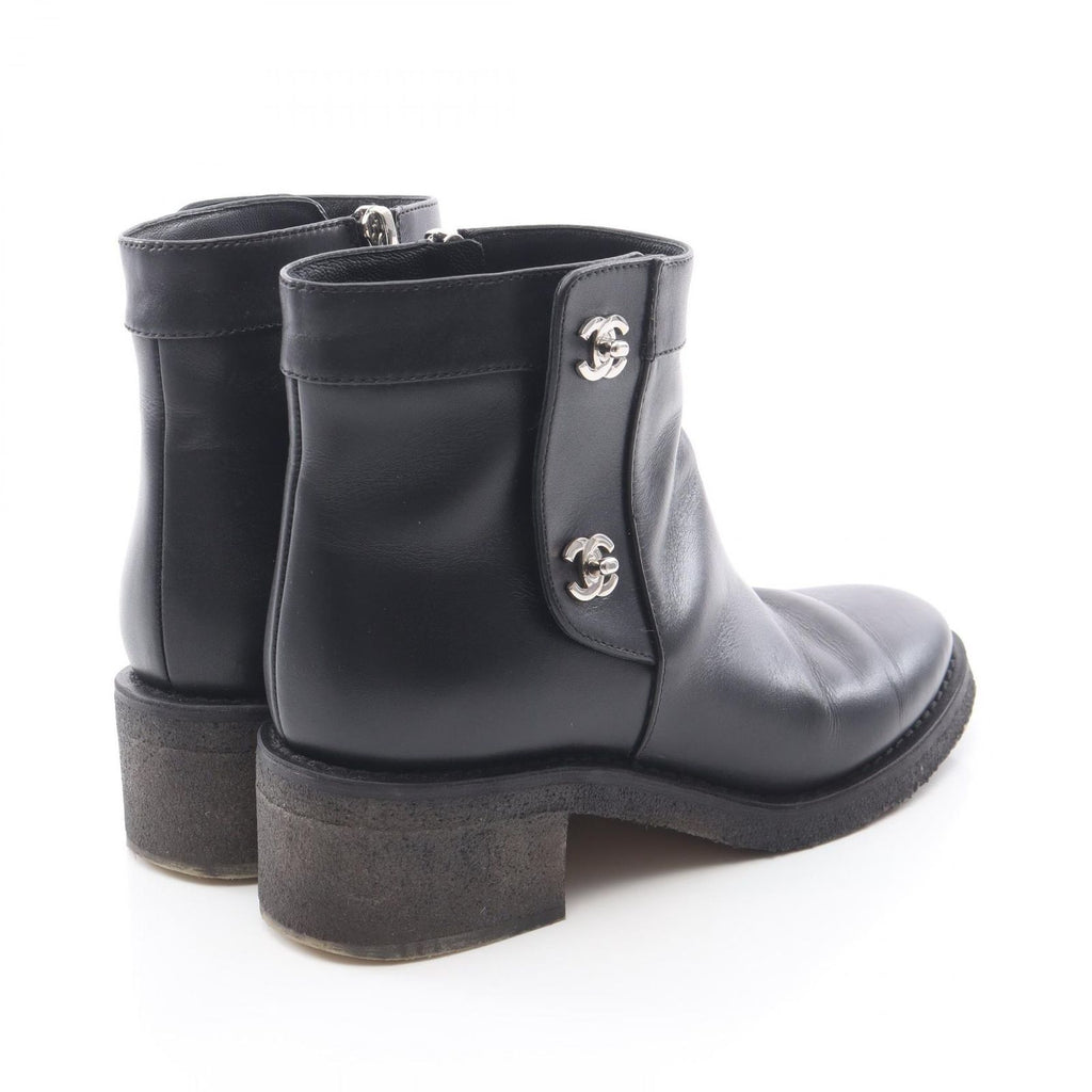 Chanel Boots CC Logo Short Leather — view 2