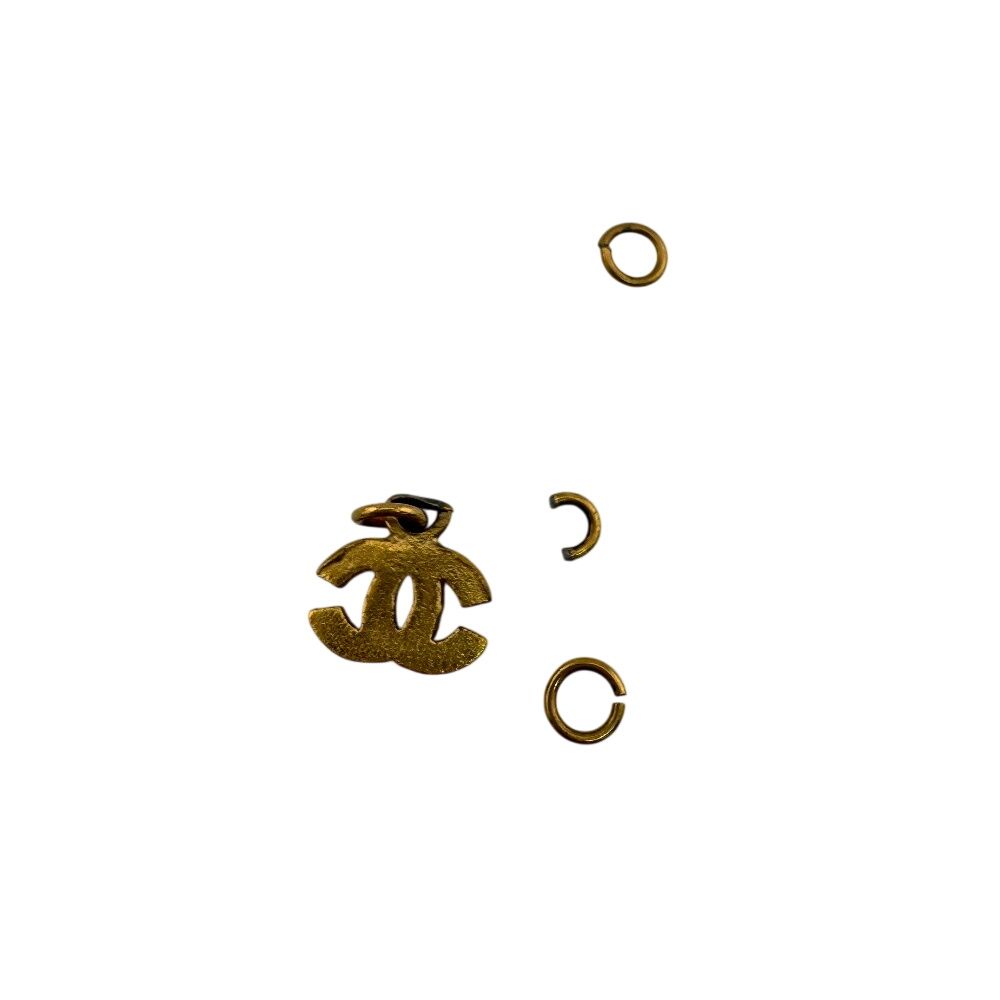Chanel Rhinestone CC Logo Ring Gold — view 3