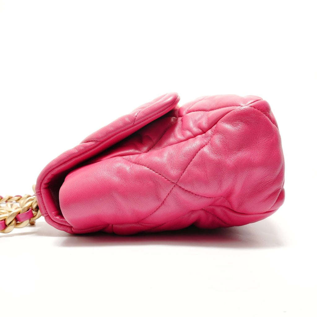 Chanel Shoulder Bag Lambskin 19 Chain — view 3