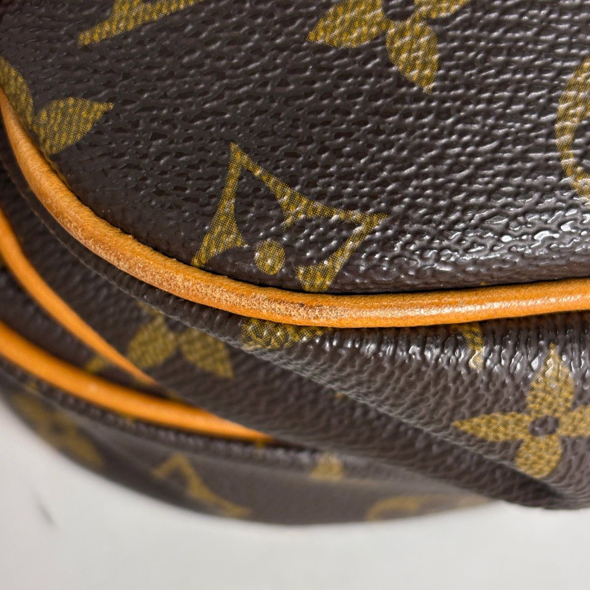 Louis Vuitton Saumur 30 Shoulder Bag Monogram Brown — view 3