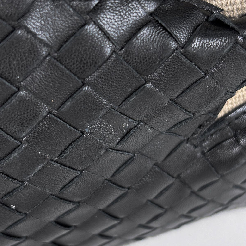 Bottega Veneta Intrecciato Shoulder Bag Leather Black Beige — view 4