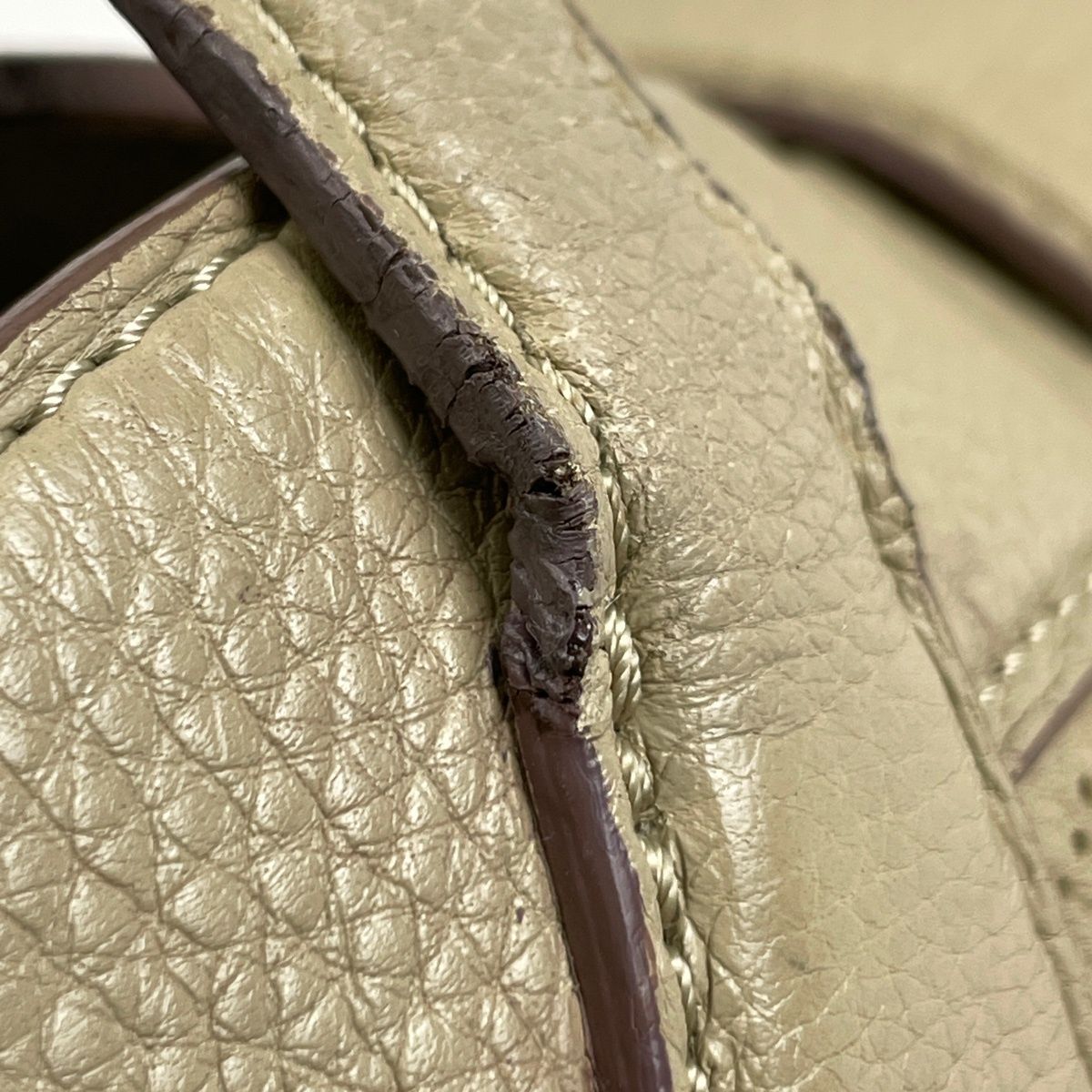 Louis Vuitton Seal PM Tote Monogram Mahina Pearl — view 6