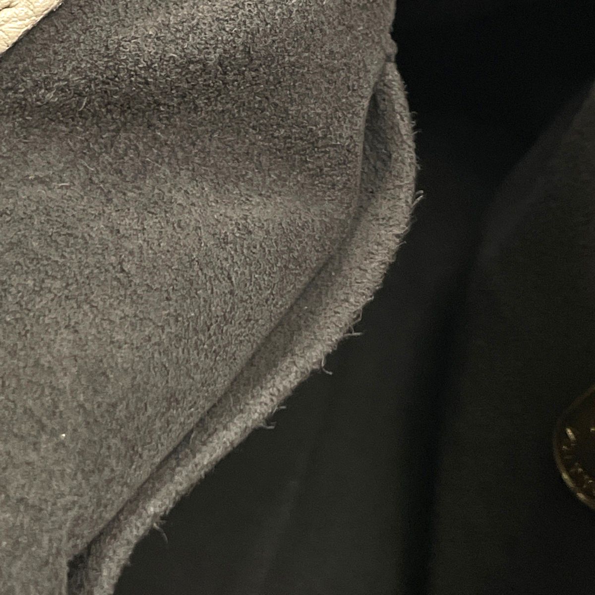 Louis Vuitton Seal PM Tote Monogram Mahina Pearl — view 8
