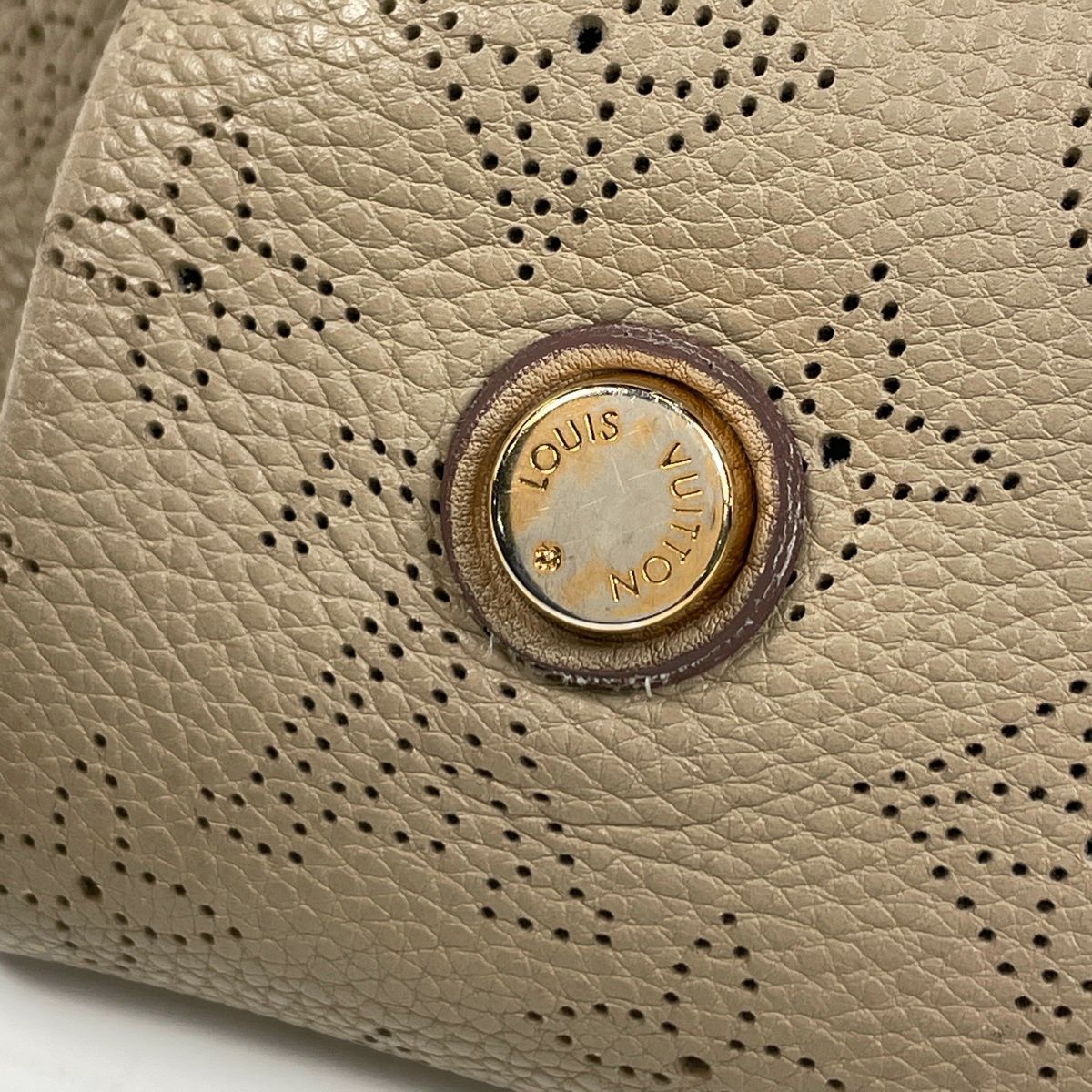 Louis Vuitton Seal PM Tote Monogram Mahina Pearl — view 3