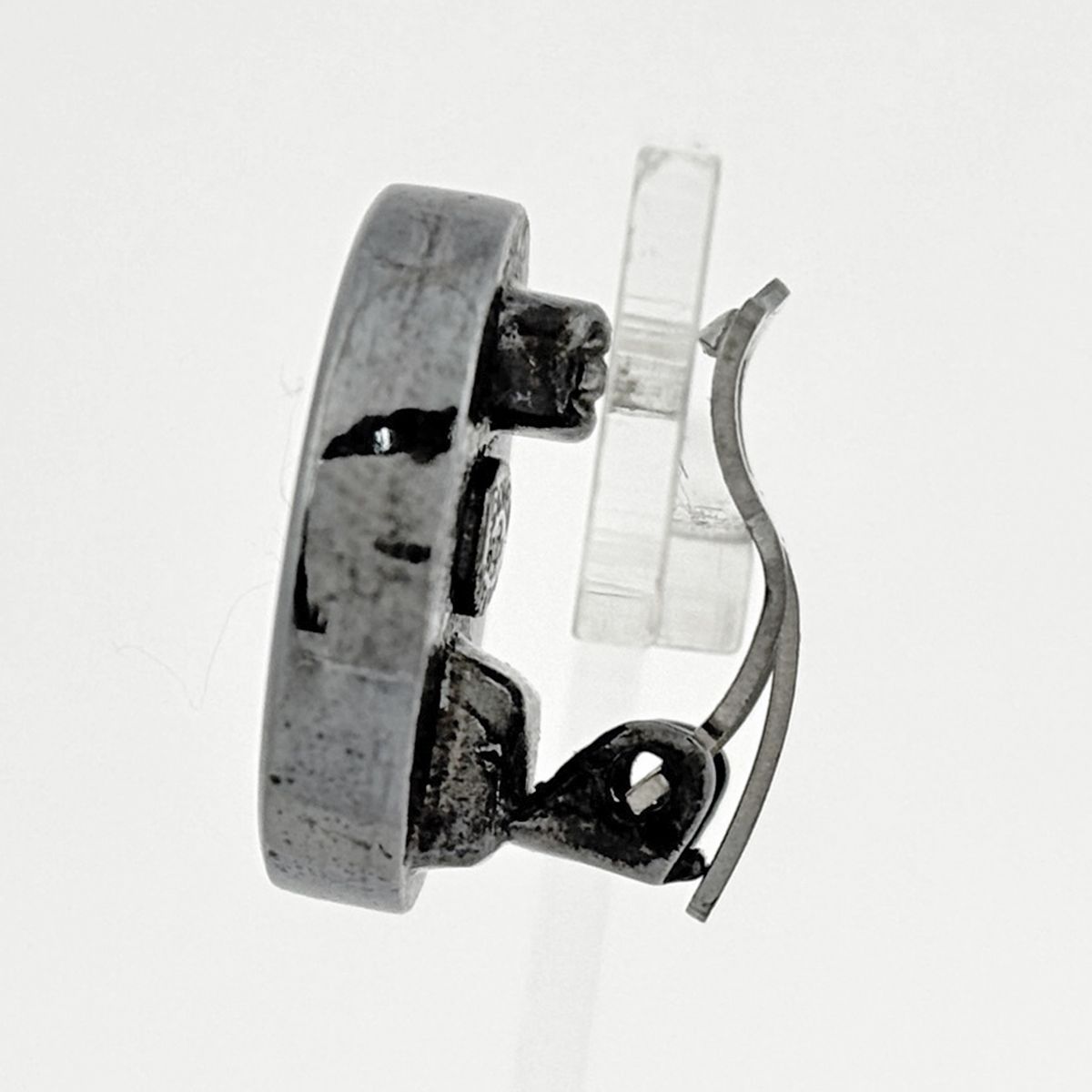 Chanel CC Logo Earrings Round Metal Black — view 2
