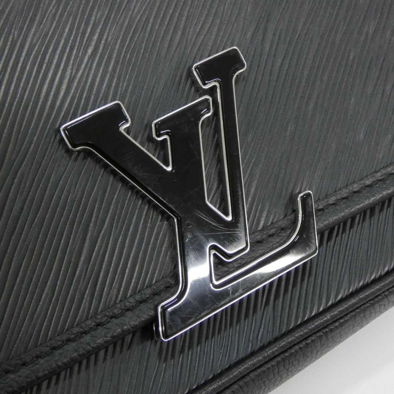 Louis Vuitton Epi Buci Shoulder Bag — view 4