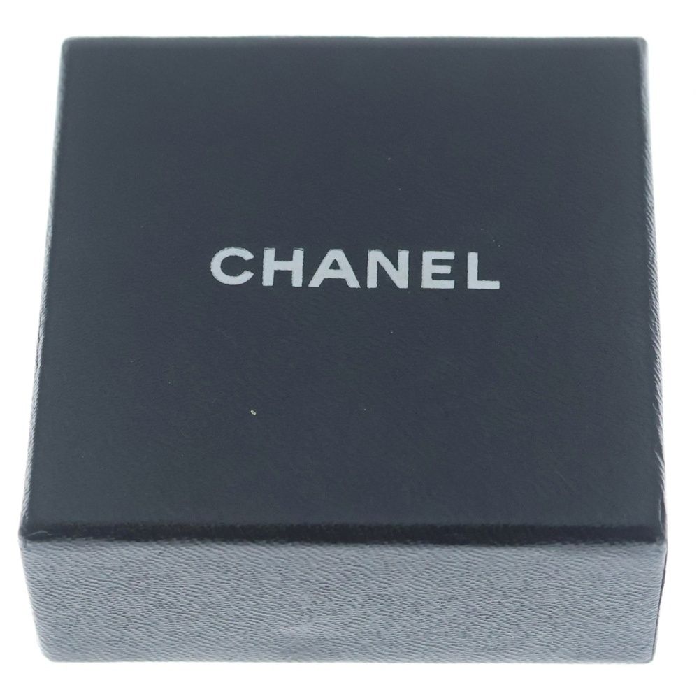 Chanel CC Logo Oval Earrings Gold — view 6