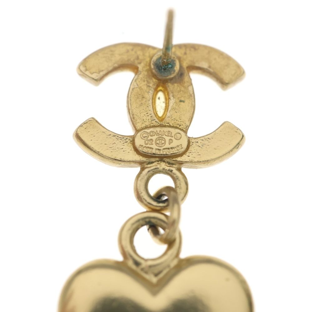 Chanel CC Logo Rhinestone Heart Motif Earrings Gold — view 5