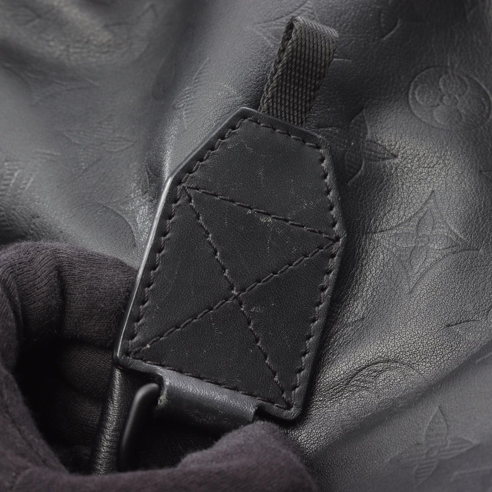 Louis Vuitton Backpack Discovery Noir Leather — view 7