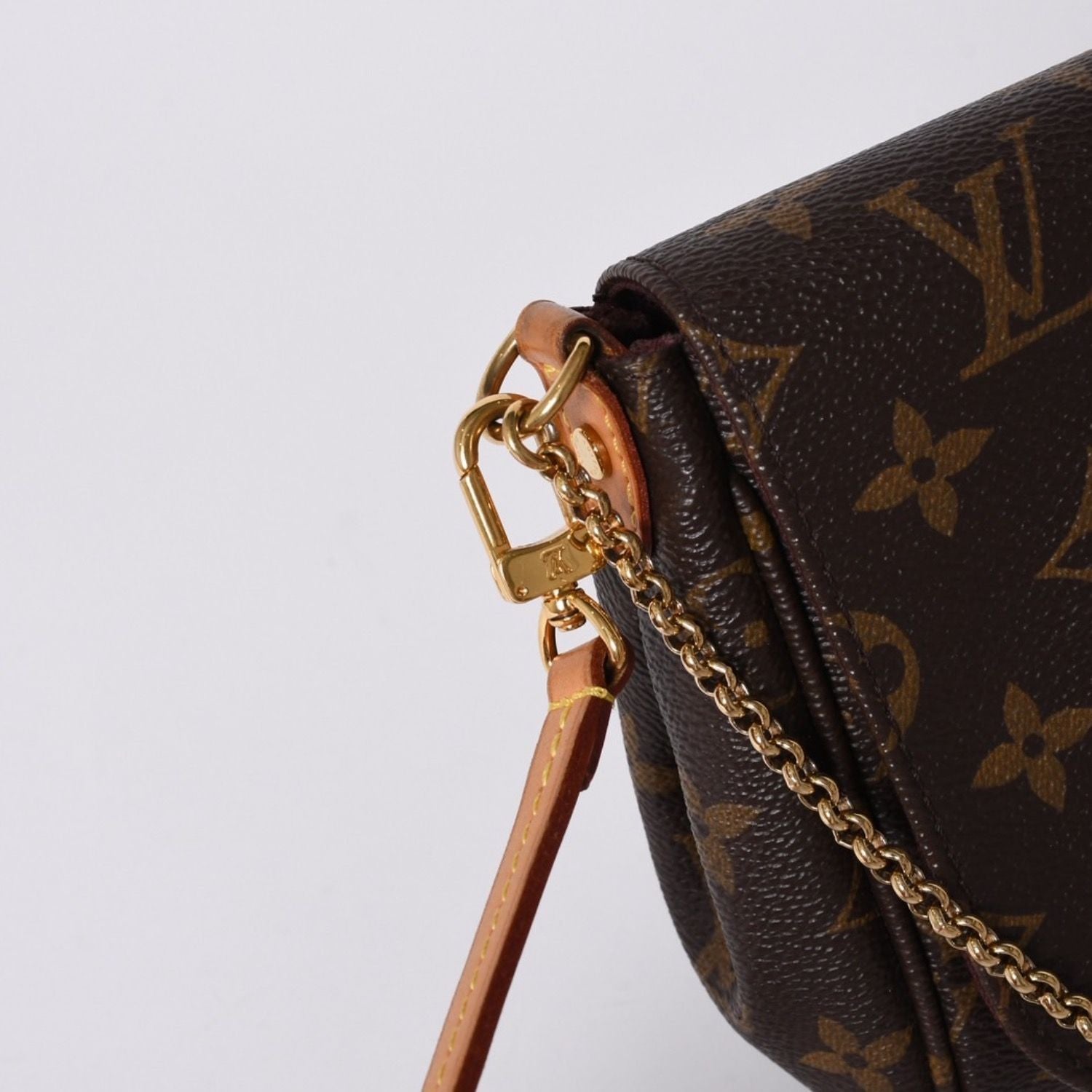 Louis Vuitton Monogram Favorite MM Shoulder Bag Brown Gold — view 4