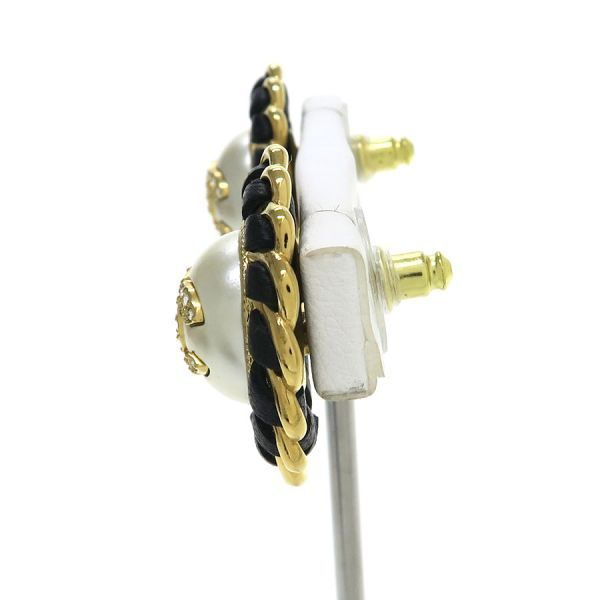 Chanel Earrings Gold — view 2