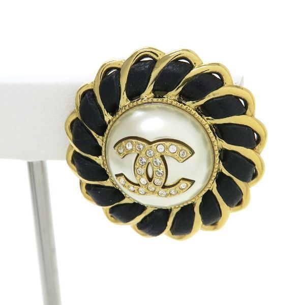 Chanel Earrings Gold — view 4