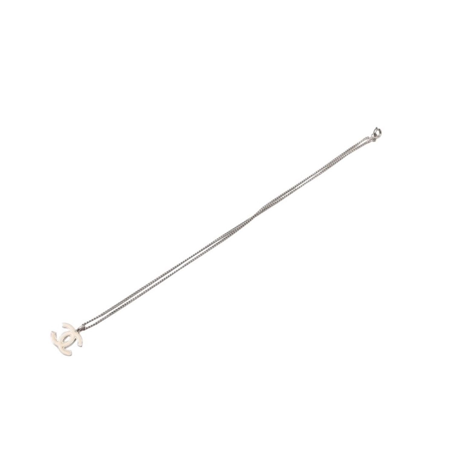 Chanel Necklace CC Logo Ivory 02c Silver — view 8