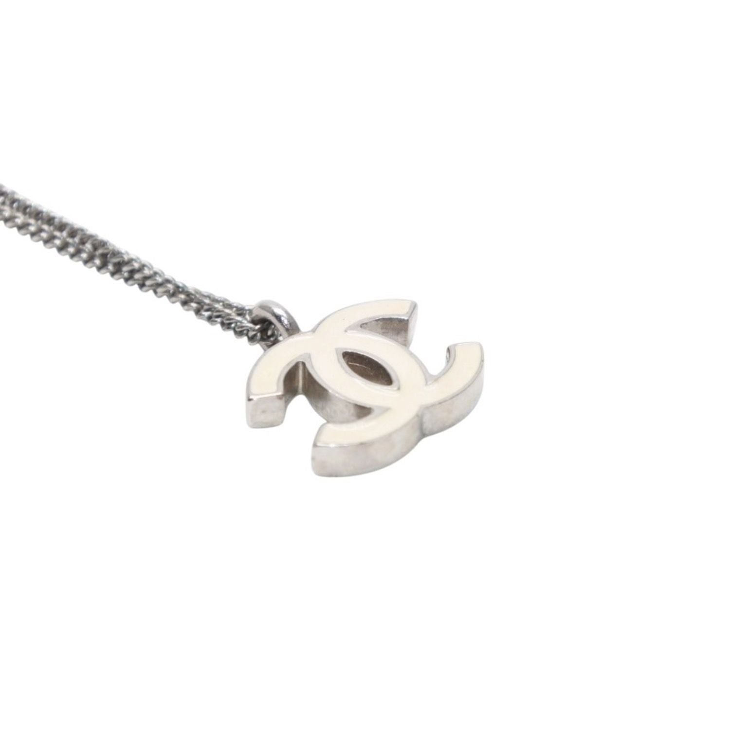 Chanel Necklace CC Logo Ivory 02c Silver — view 4
