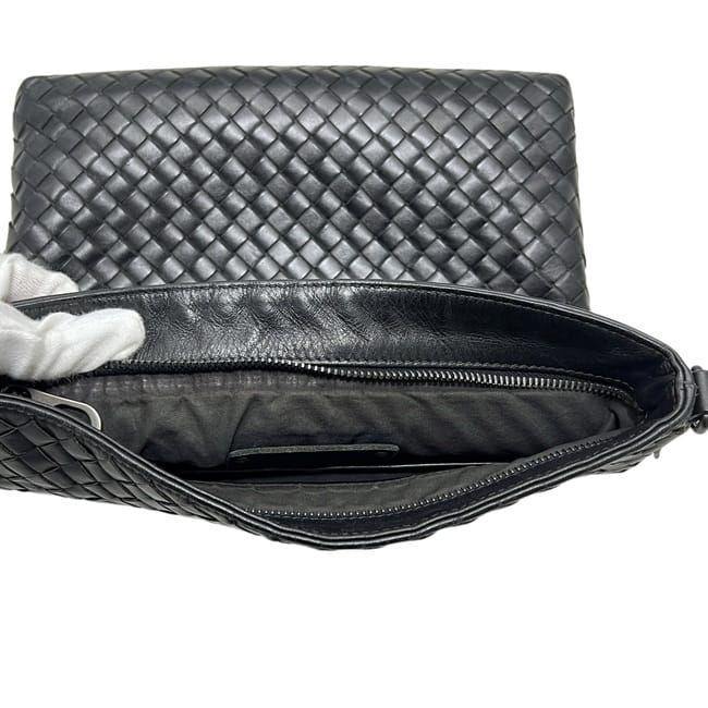 Bottega Veneta Shoulder Bag Black Intrecciato — view 6