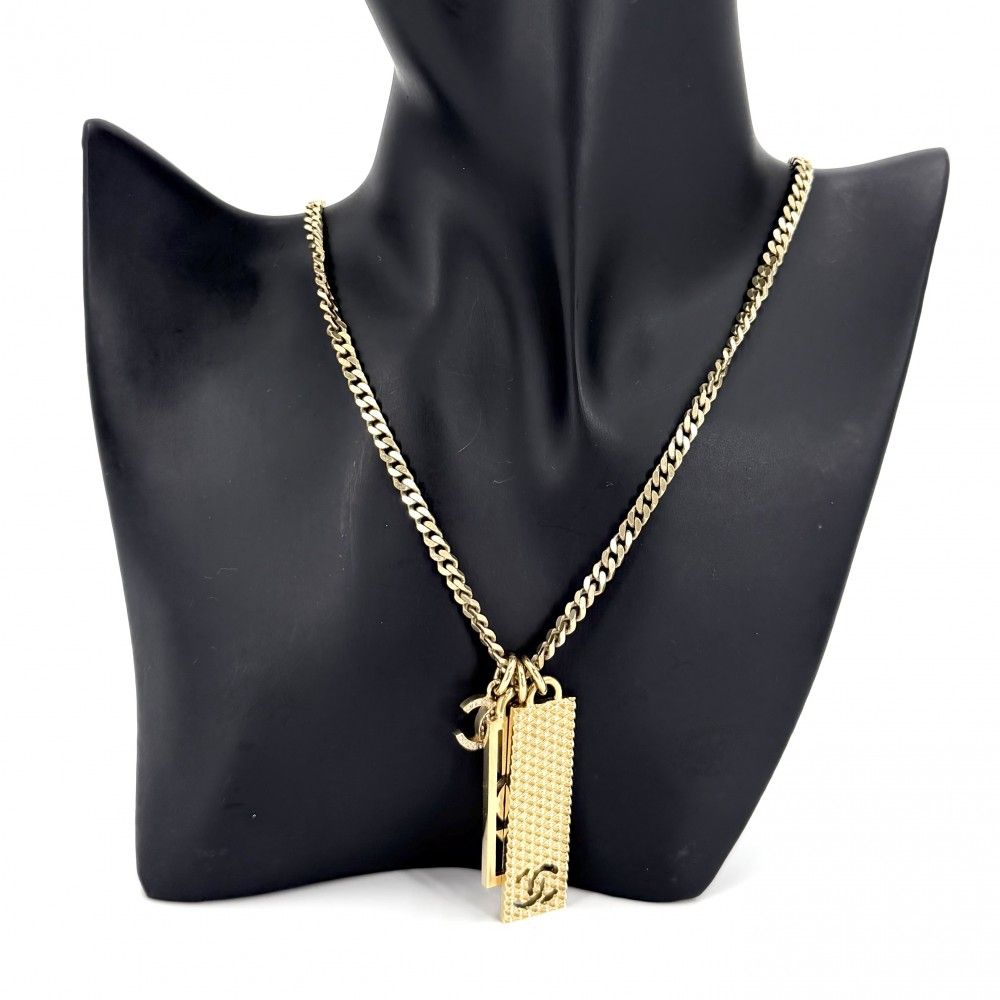 Chanel Necklace CC Logo Plate Adjustable Star Long Rhinestone Gold — view 3