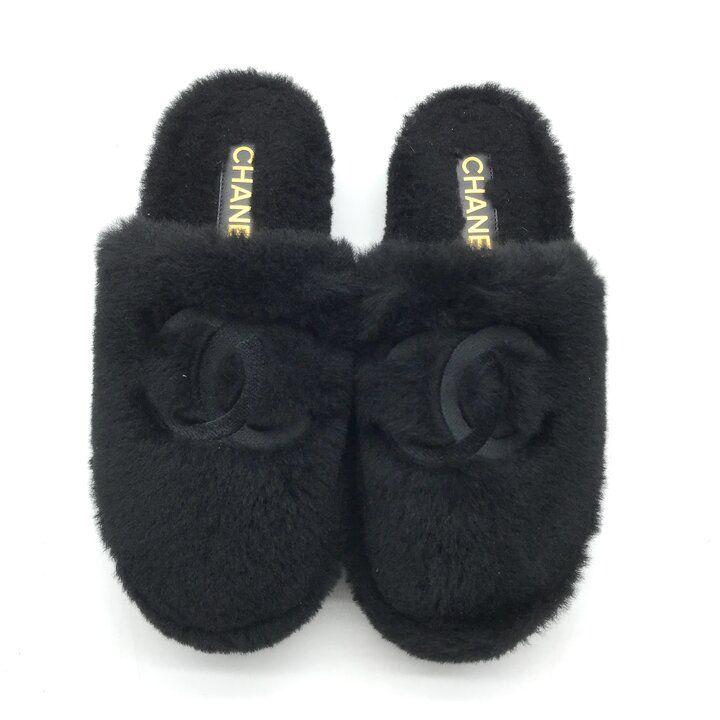 Chanel CC Logo Sandals Shu-z Shoes 36 C Pouch — view 2