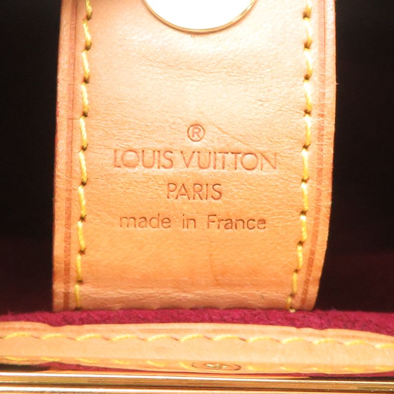 Louis Vuitton Shoulder Bag — view 7