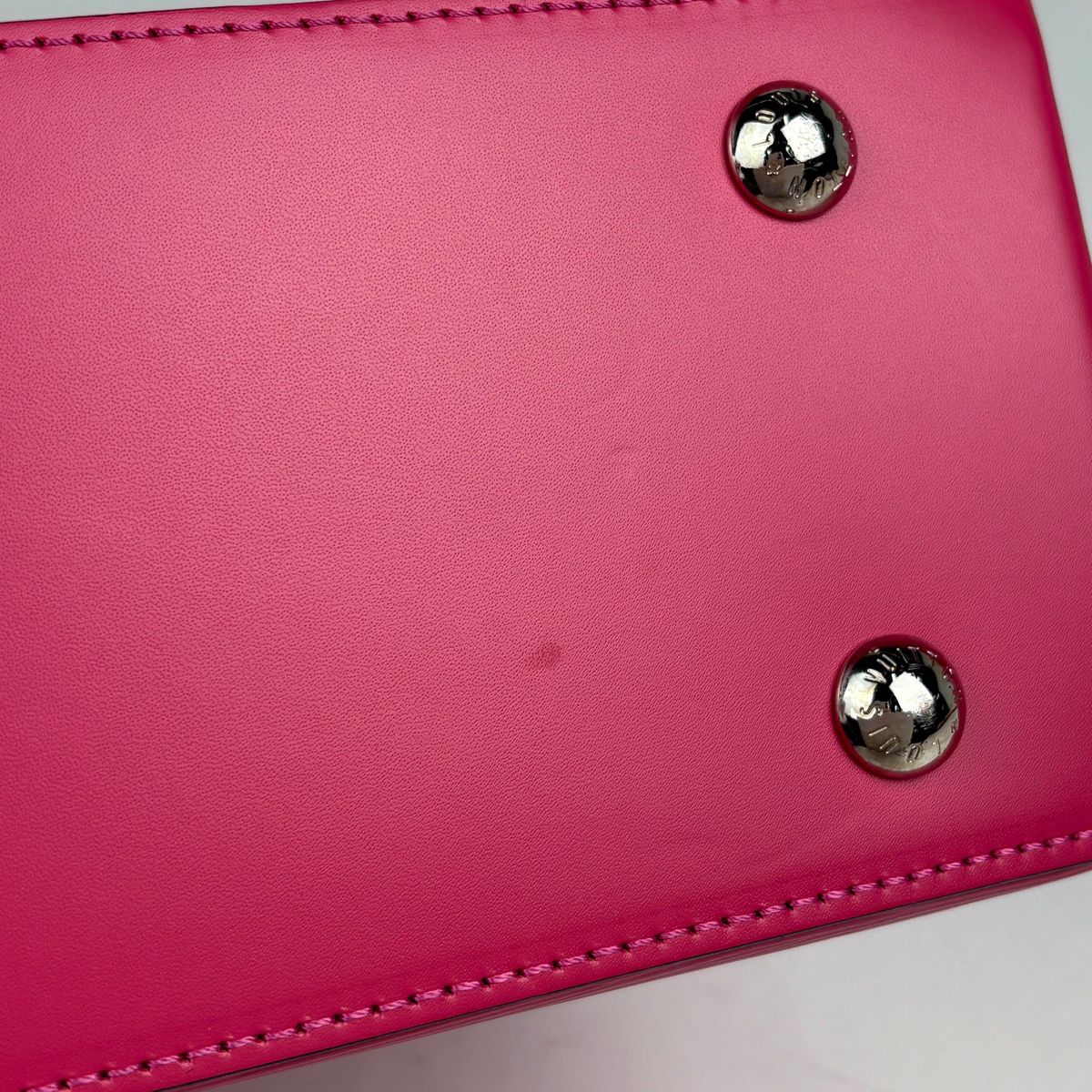 Louis Vuitton Cles Veil PM 2-Way Handbag Epi Hot Pink — view 3