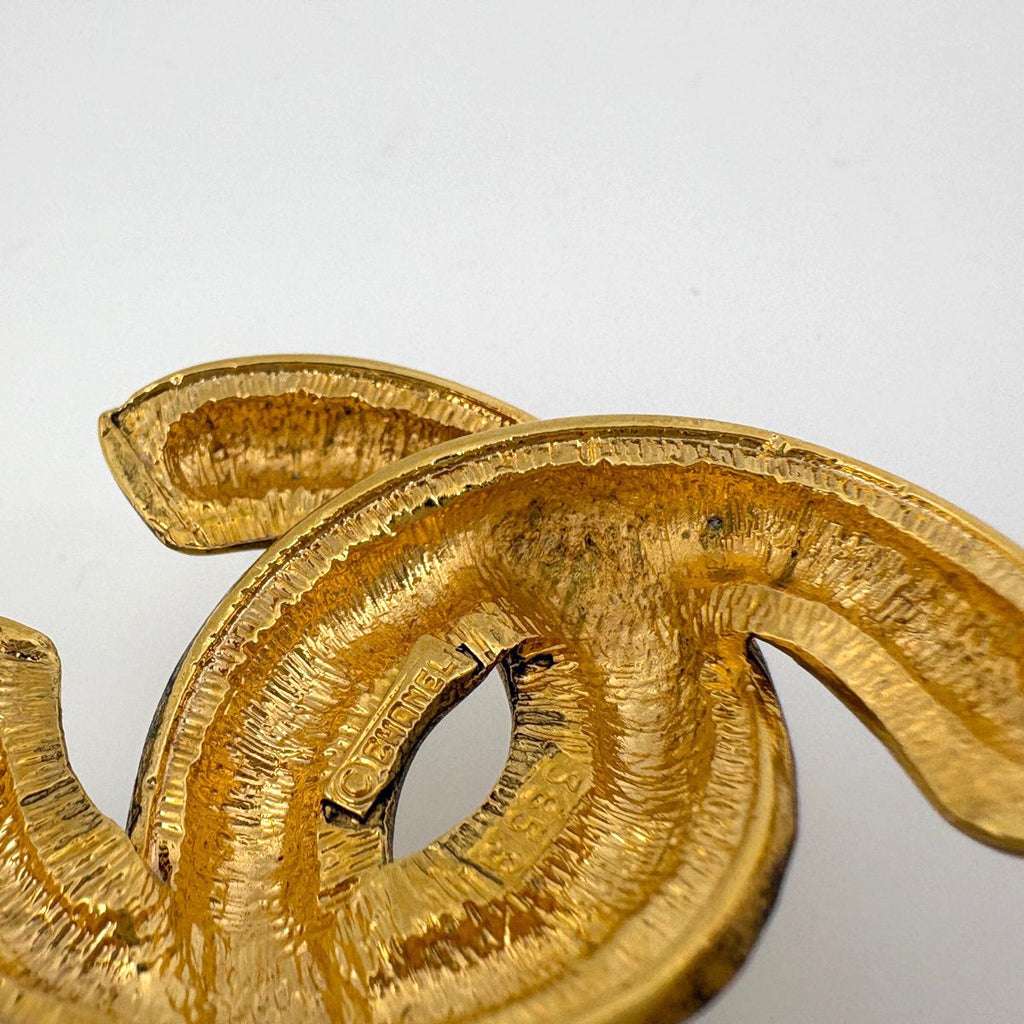 Chanel CC Logo Chain Necklace Gold Plated — view 4