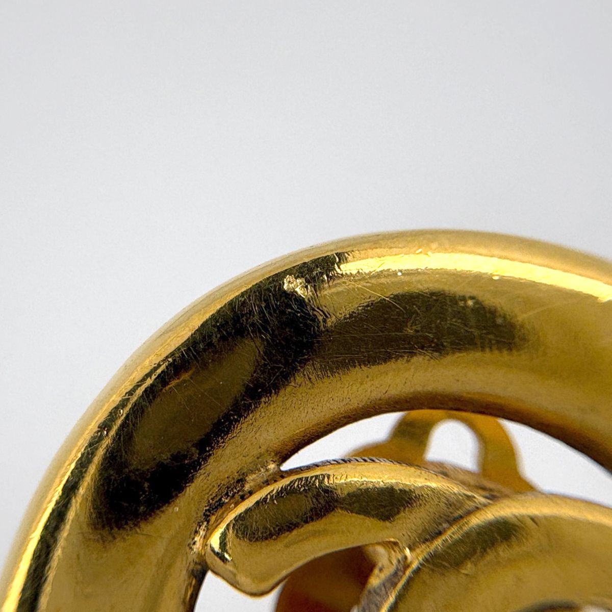 Chanel CC Logo Earrings Round Gold Plated — view 5