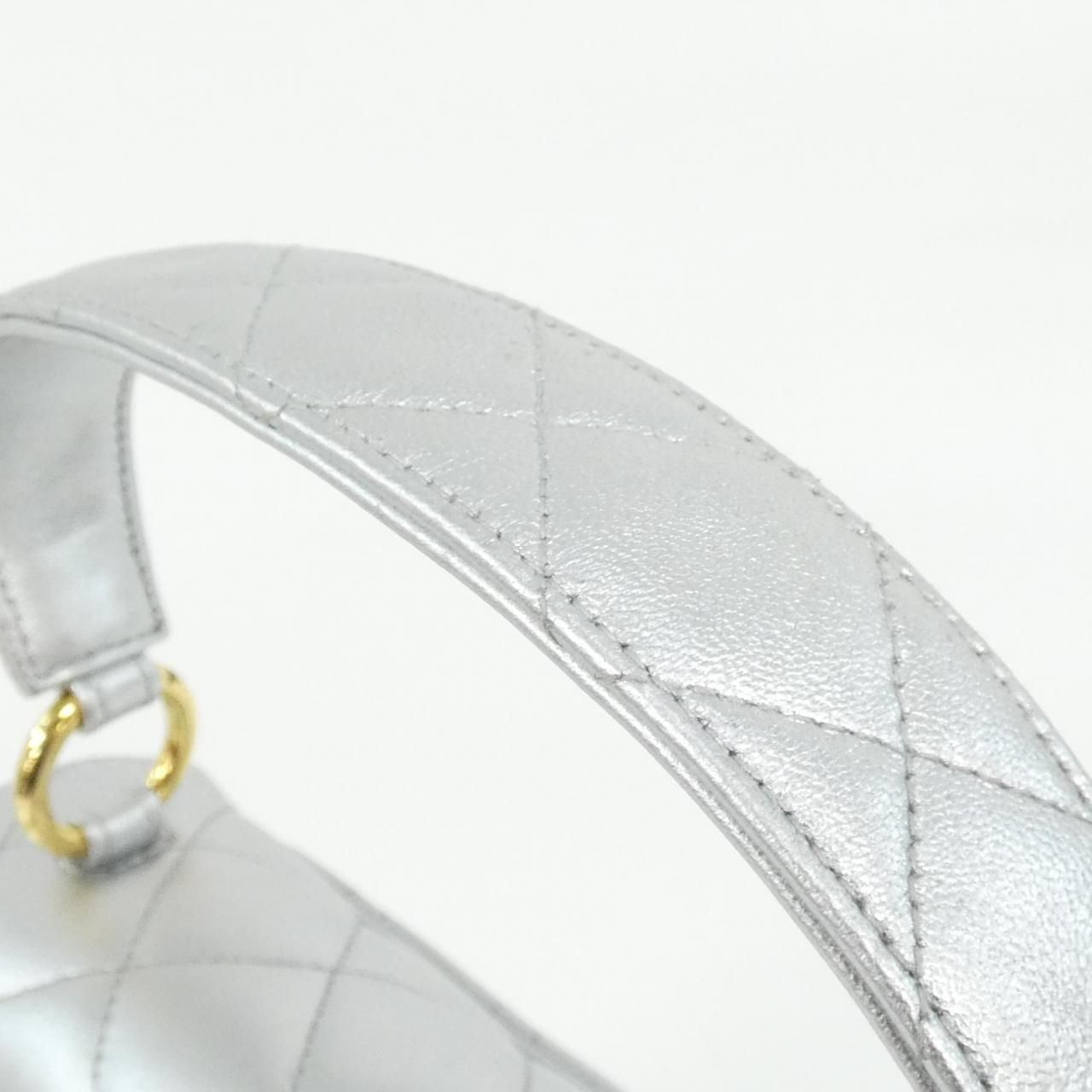 Chanel Vintage Bag Handbag Silver — view 7