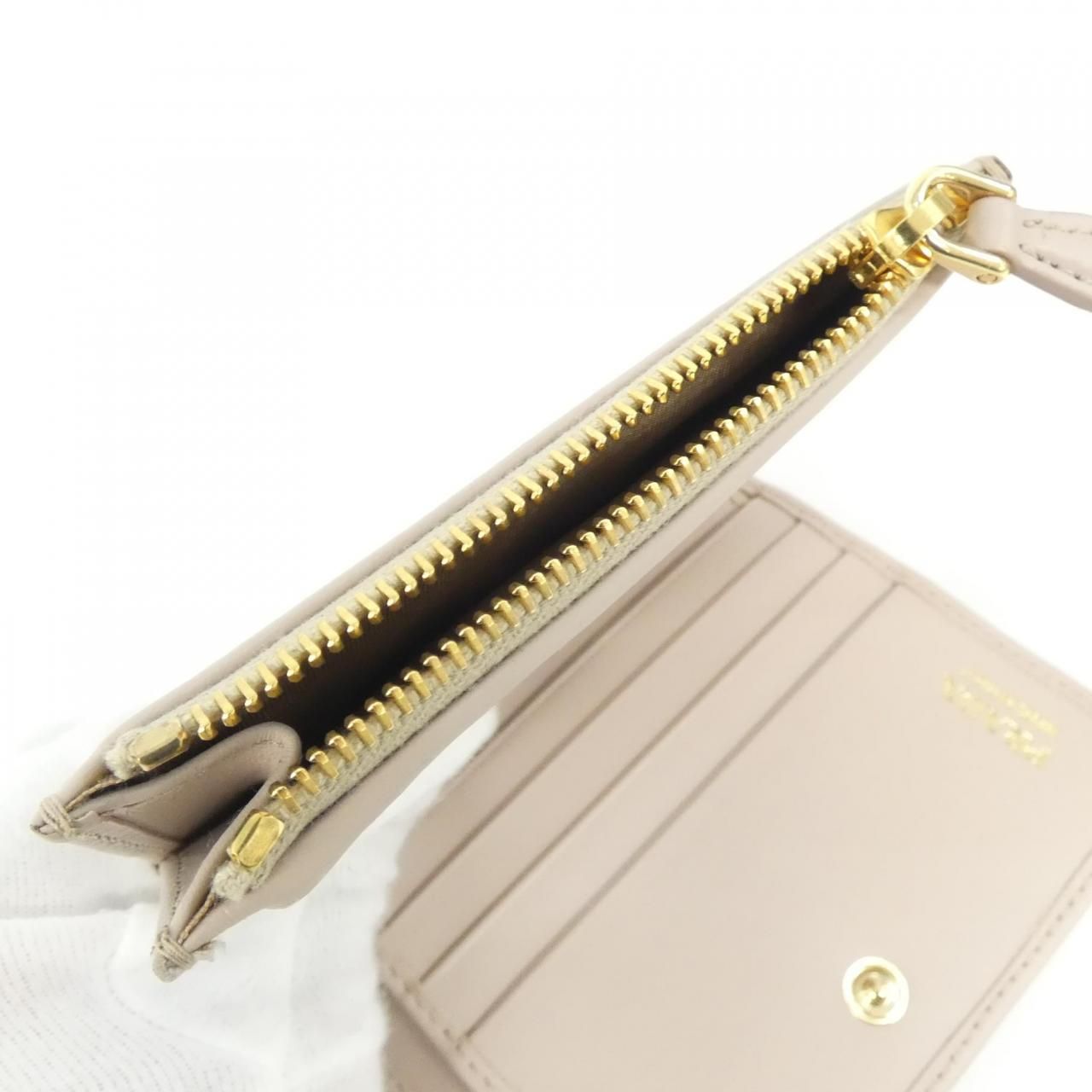 Prada Wallet Gold — view 5