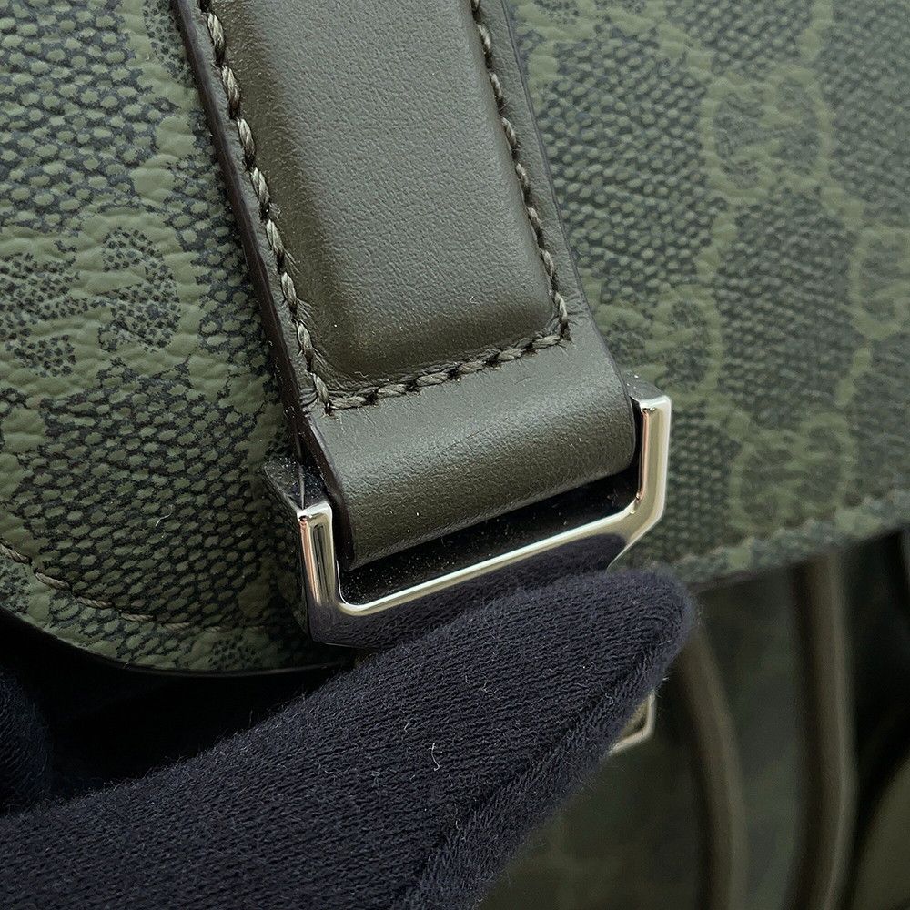 Gucci Large GG Supreme Backpack — view 7