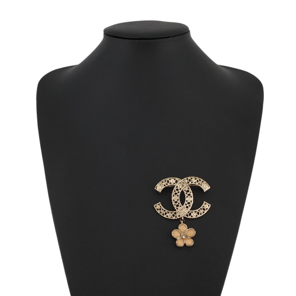Chanel Brooch CC Logo Flower Metal — view 4