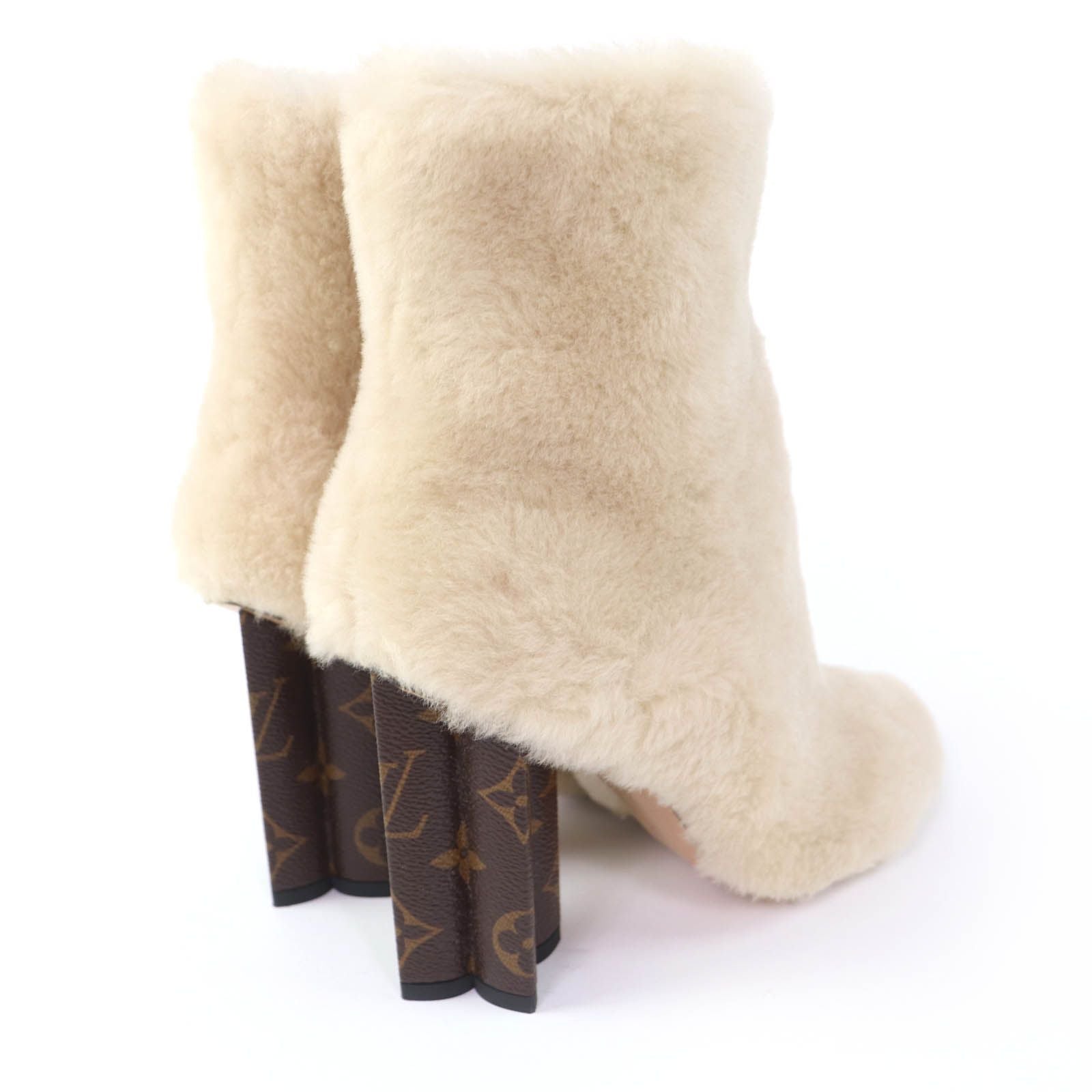 Louis Vuitton LV Bob Line Leather Heels Monogram Boots Short Beige — view 2