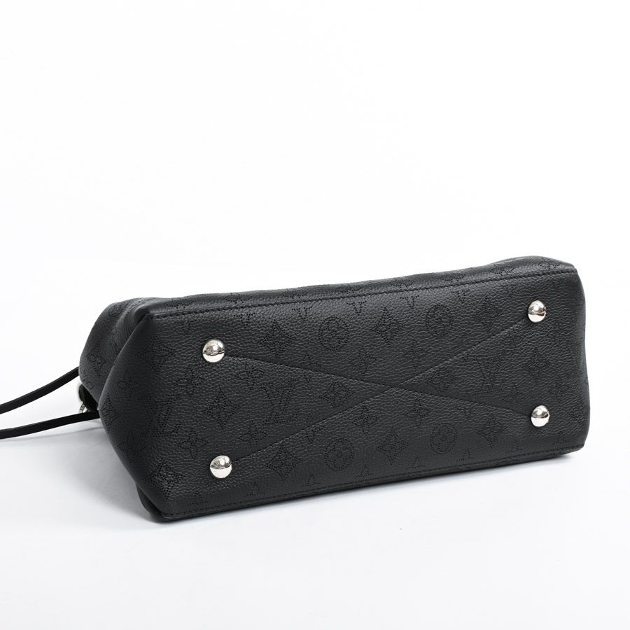 Louis Vuitton Handbag Bella Tote — view 5