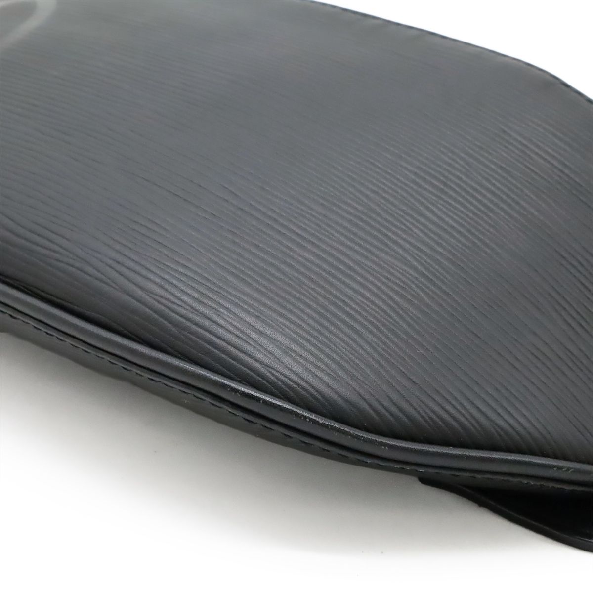 Louis Vuitton LV Circle Epi Bum Bag Noir Black — view 3