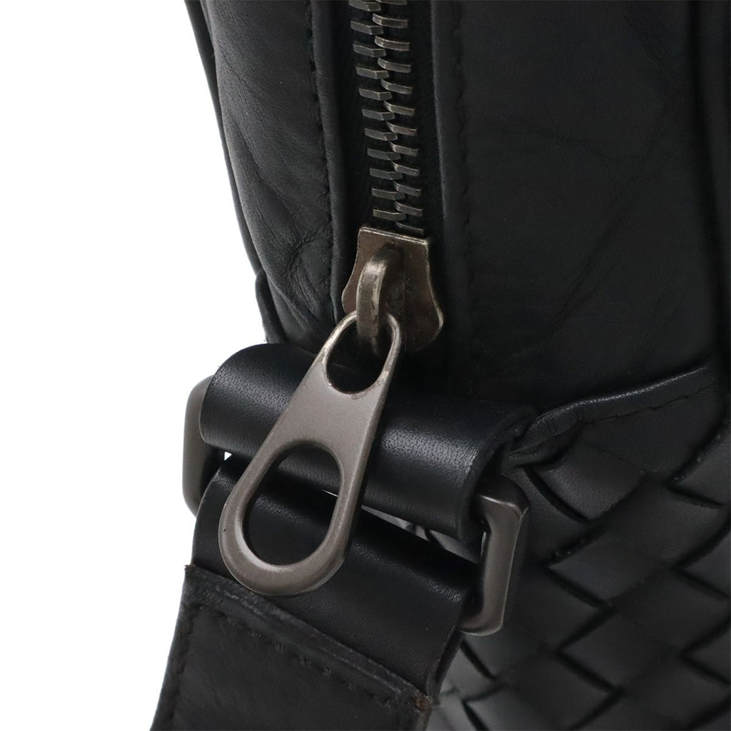 Bottega Veneta Intrecciato Shoulder Bag Pochette Leather Black — view 6