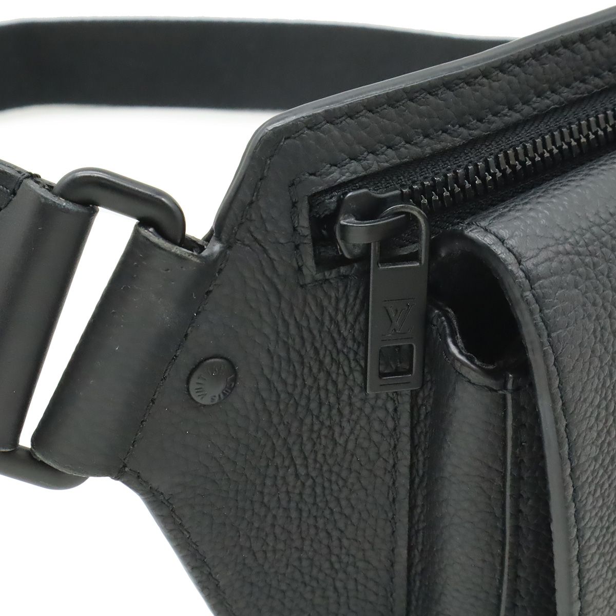 Louis Vuitton LV Aerogram Takeoff Sling Bum Bag Noir Black — view 6