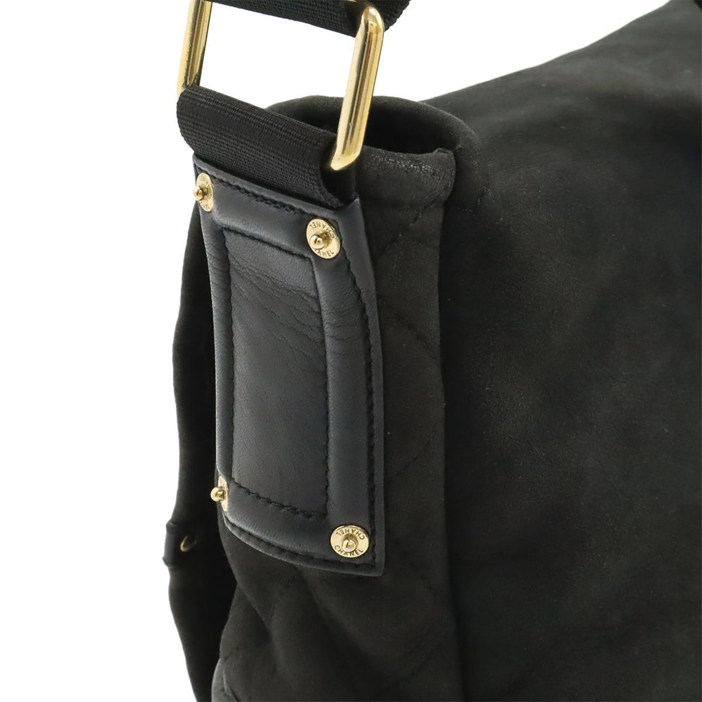 Chanel CC Logo Shoulder Bag Crossbody Shearling Leather Boa Black Gold — view 4