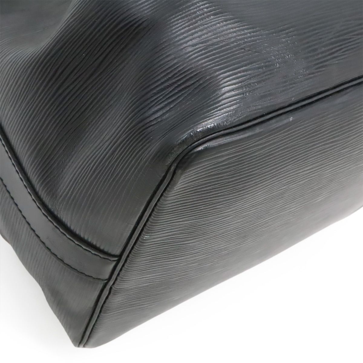 Louis Vuitton Epi Petit Noir Shoulder Bag Drawstring Black — view 3