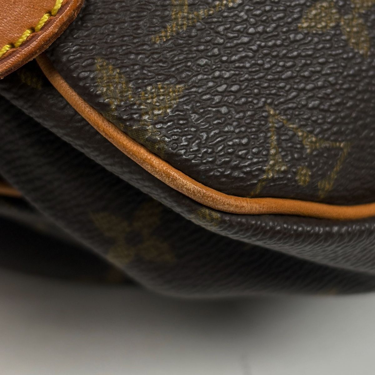 Louis Vuitton Saumur 30 Crossbody Shoulder Bag Monogram Brown — view 3