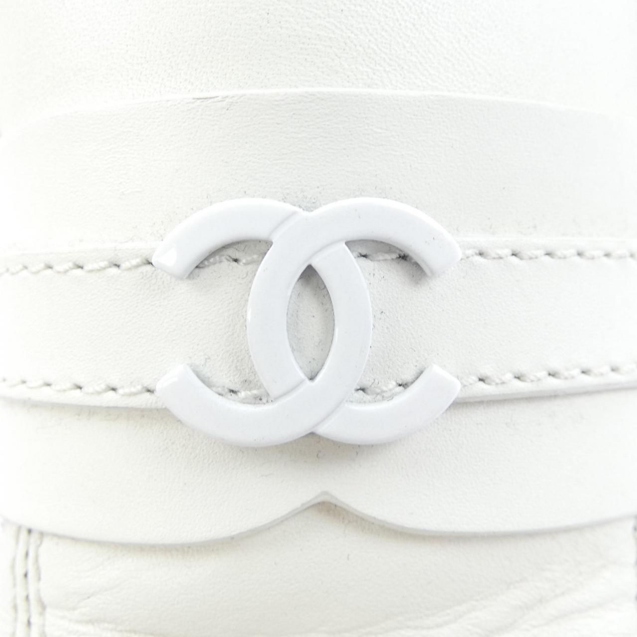 Chanel Loafers Shoes White — view 7