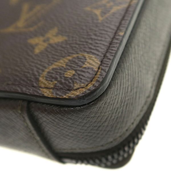 Louis Vuitton Taiga Phone Messenger Bag — view 4