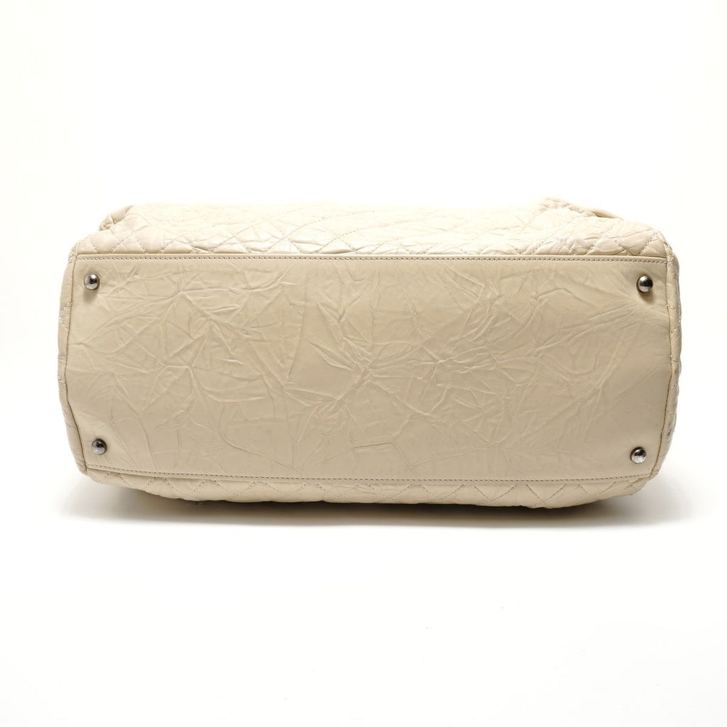 Chanel Shoulder Bag Leather Quilted CC Logo — view 7